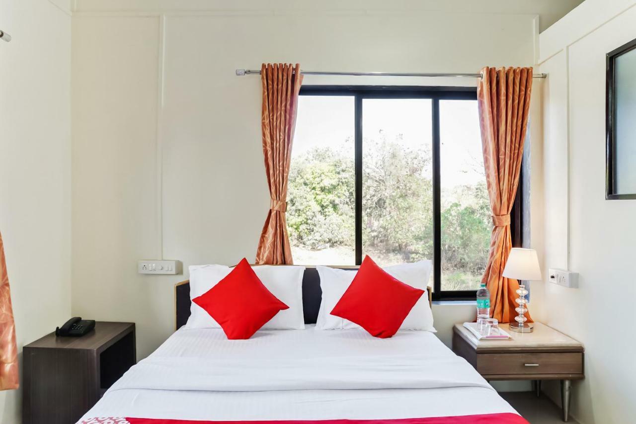 Oyo 29156 Nisarg Holiday Resort Ambli Экстерьер фото